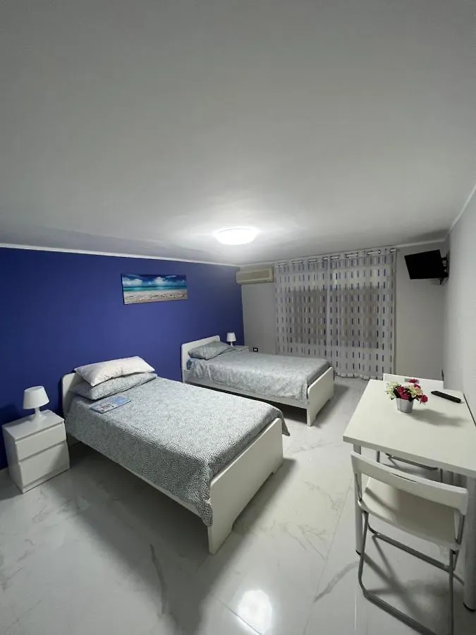 Rooms 38 Catania 0*,  Italia
